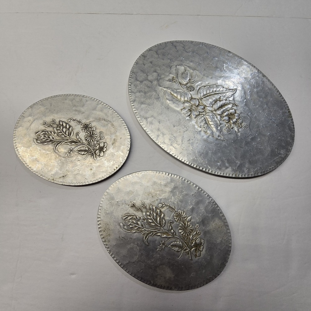 Vintage Everlast Hand Forged‎ Aluminum Set Of 3 Trivets Floral Design Cork Pads